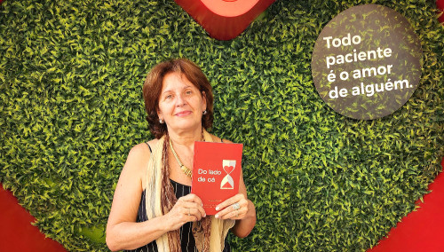 Paciente lan&ccedil;a livro sobre a experi&ecirc;ncia de um procedimento card&iacute;aco